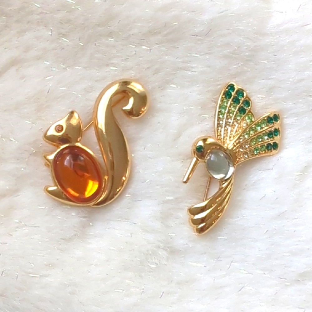 Vintage "SUPER CUTE"JELLY BELLY, Crystal Beaded Brooches,Squirrel And Hummingbi